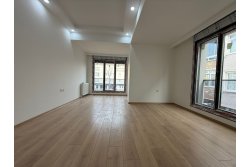 İstanbul House'dan Bahçelievler'de Cadde Üzeri Geniş 3+1 