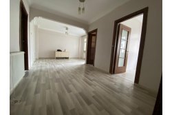 İSTANBUL HOUSE'DAN B.EVLER'DE CADDE ÜZERİ 2+1 GENİŞ BOŞ ARA KAT